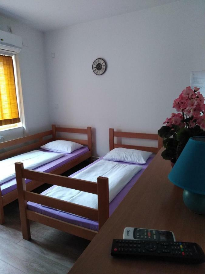 Guesthouse Night&Day 苏博蒂察 外观 照片